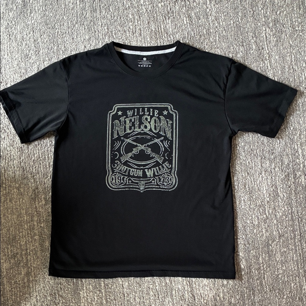 Willie Nelson “Shotgun Willie” Tshirt.  Size L